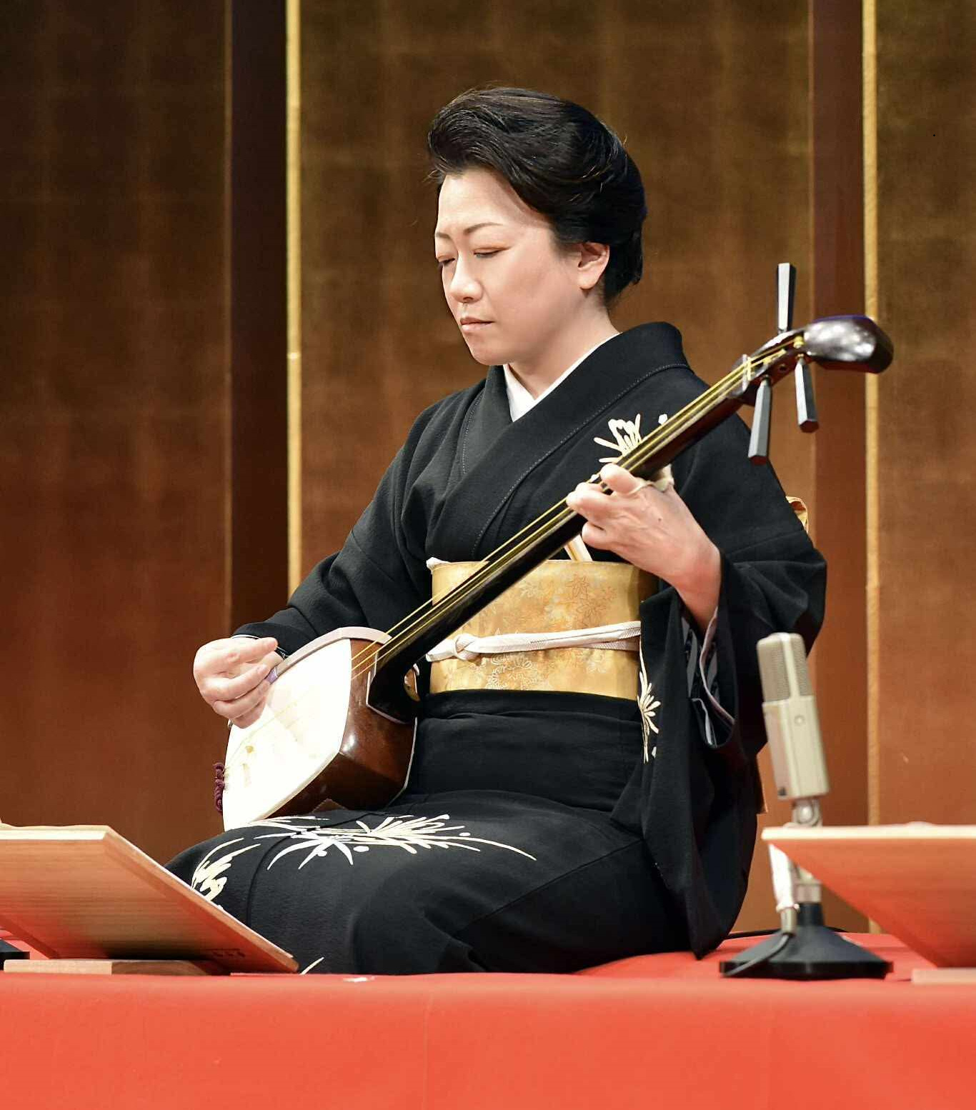 名古屋の三味線教室講師 稲舟那寿美 小唄三味線の演奏風景